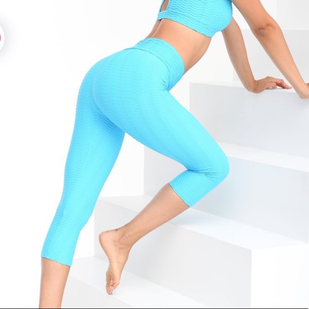 Booty by Brabants crop Capri leggings azul Clara